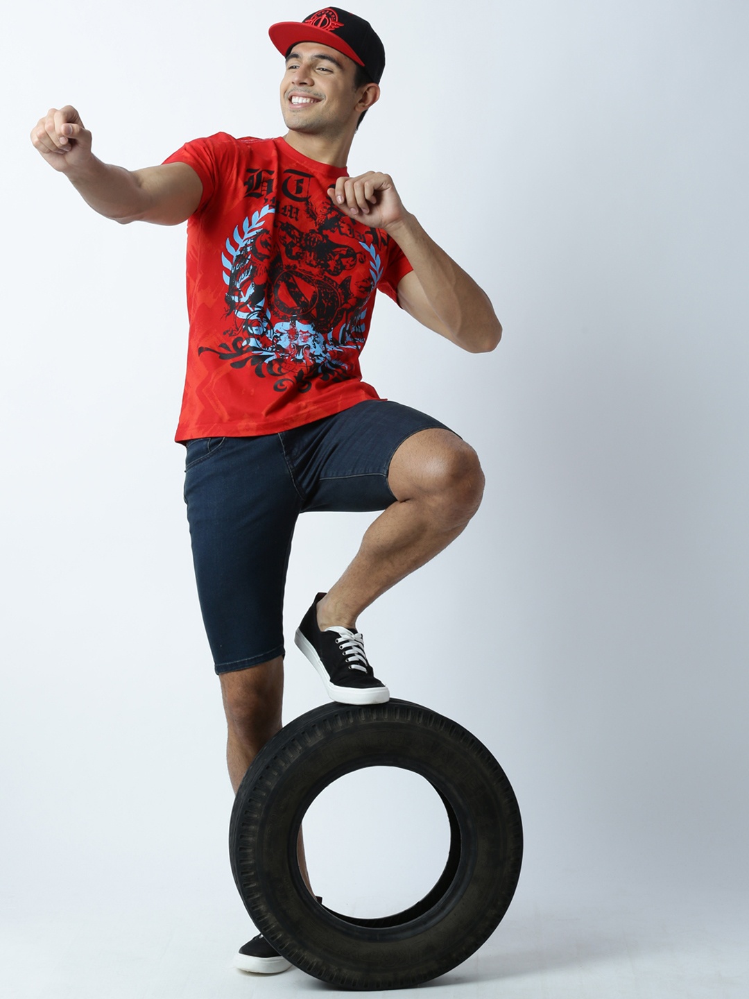 

Huetrap Men Red Printed Round Neck T-shirt