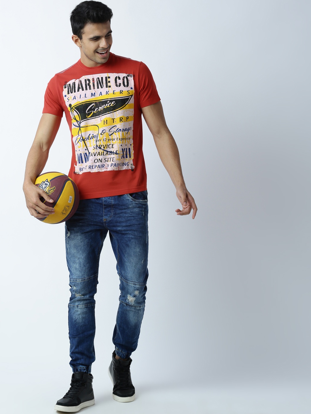 

Huetrap Men Red Printed Round Neck T-shirt