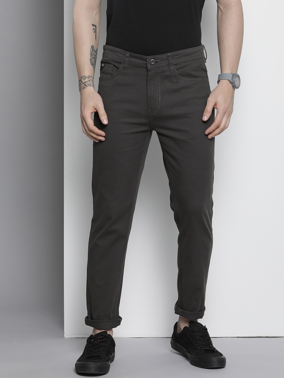 

The Indian Garage Co Men Black Slim Fit Chinos