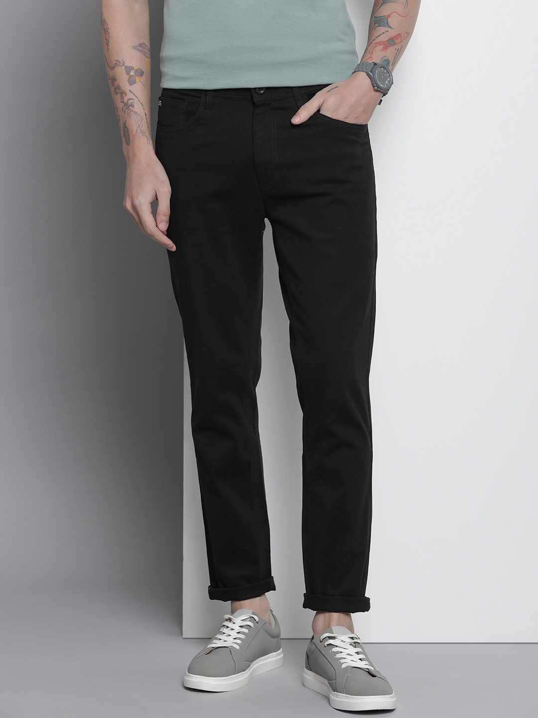 

The Indian Garage Co Men Slim Fit Chinos, Black