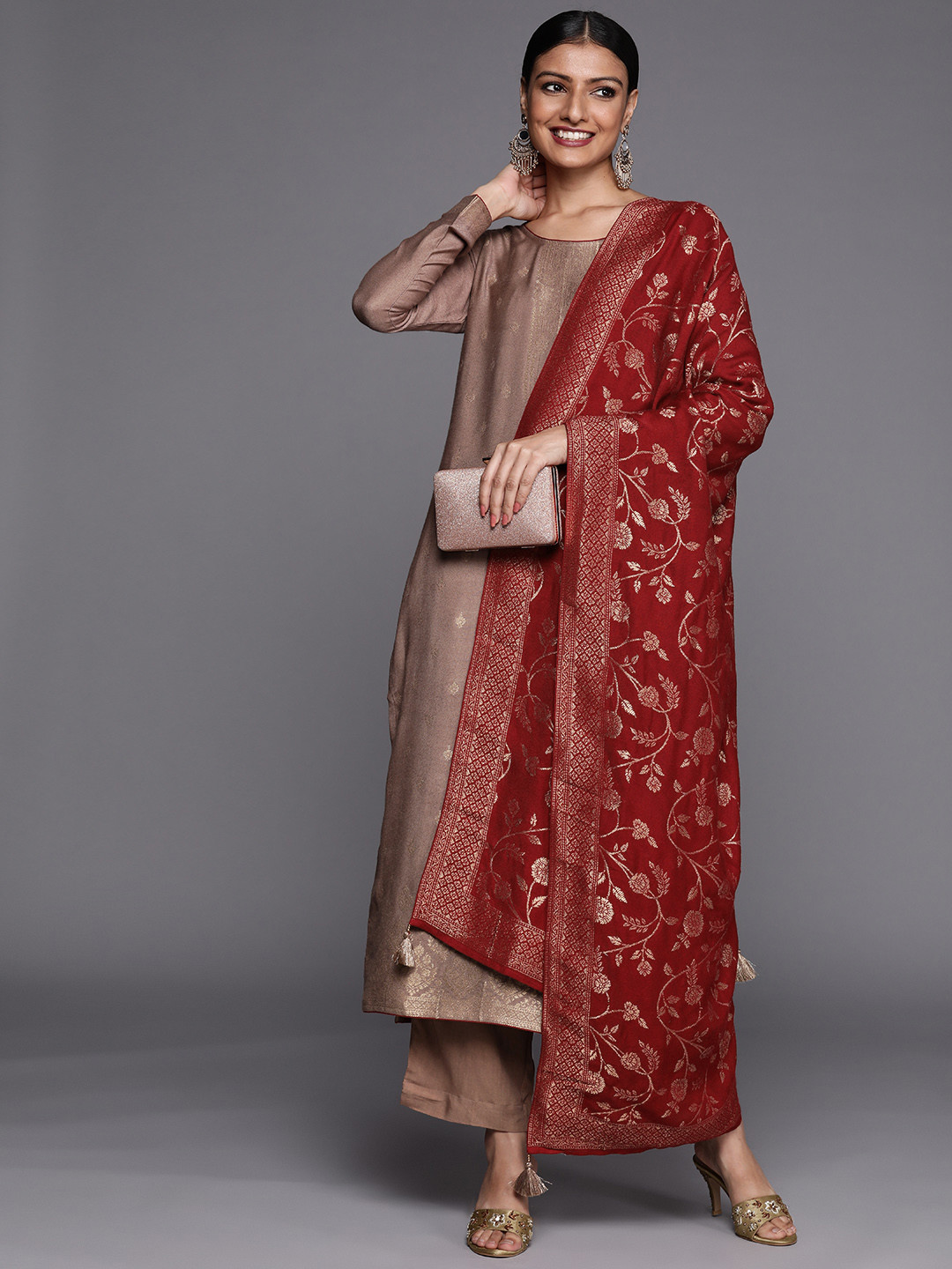 

Libas Women Brown Floral Motifs Pashmina Wool Kurta with Trousers & With Dupatta