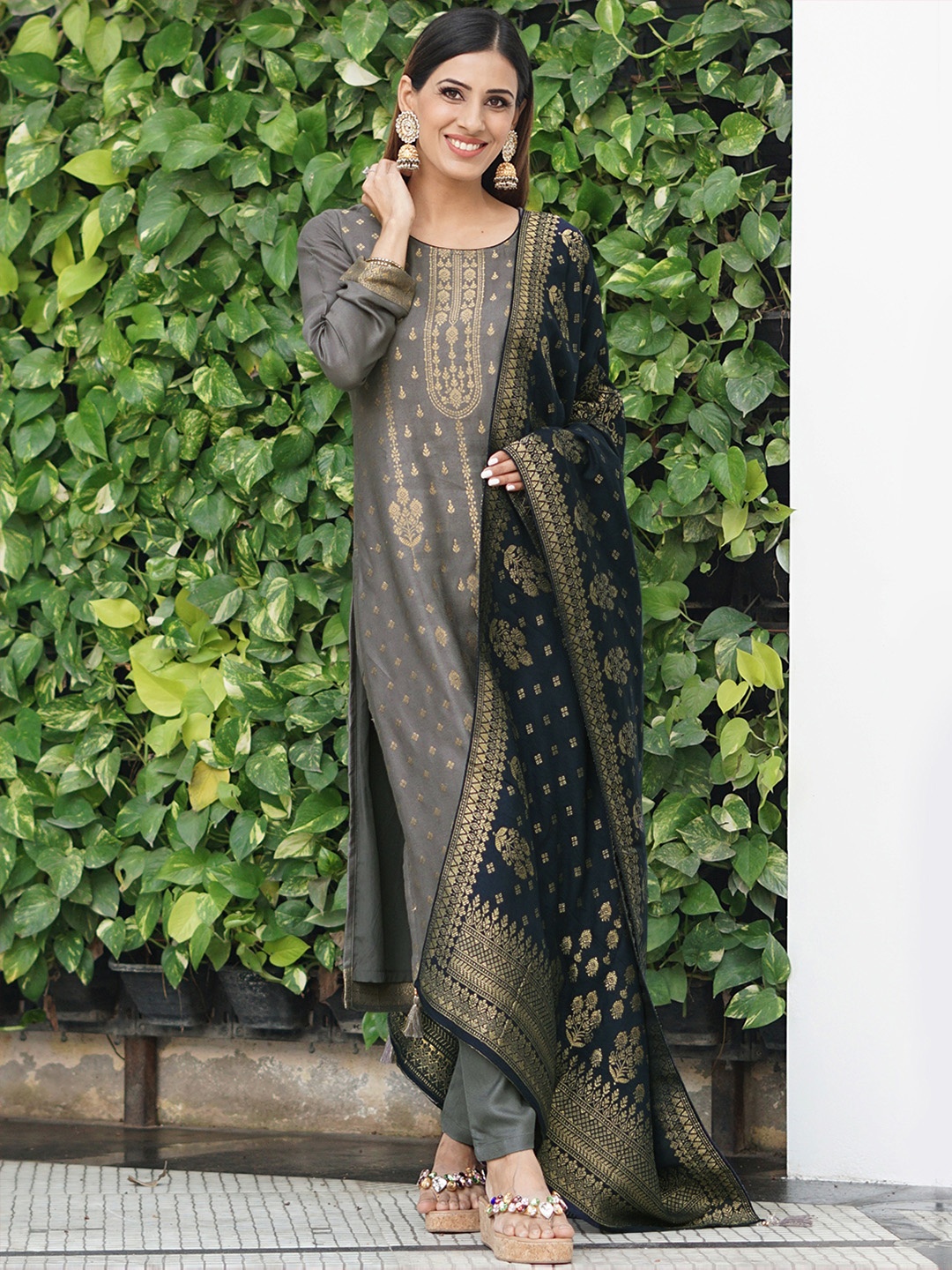 

Libas Women Grey Ethnic Motifs Pashmina Wool Kurta with Trousers & With Dupatta