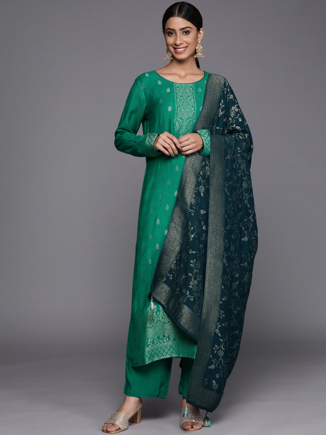 

Libas Women Green Floral Motifs Pashmina Wool Kurta with Trousers & Dupatta