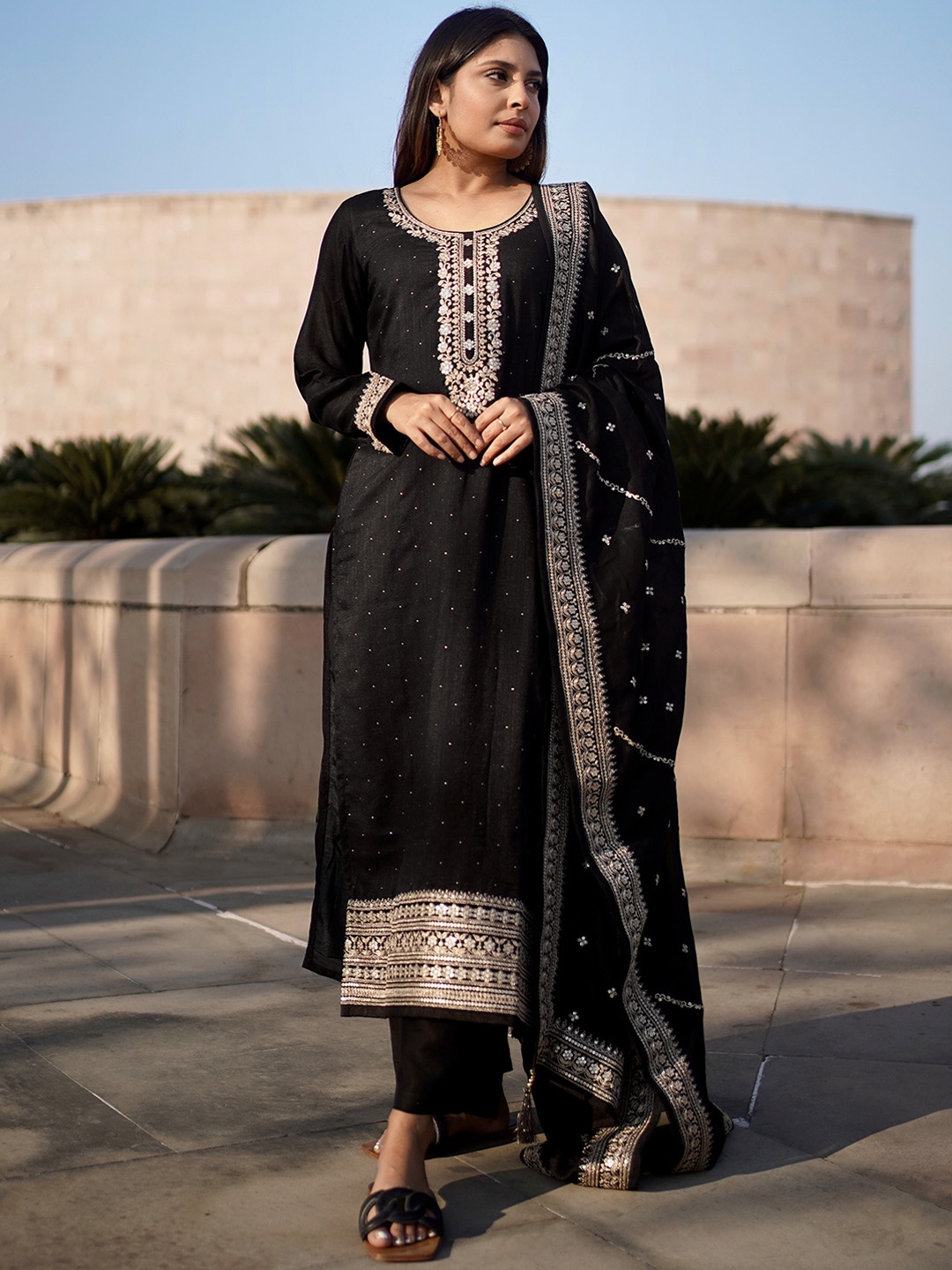 

Libas Women Black Floral Motifs Yoke Design Kurta with Trousers & With Dupatta