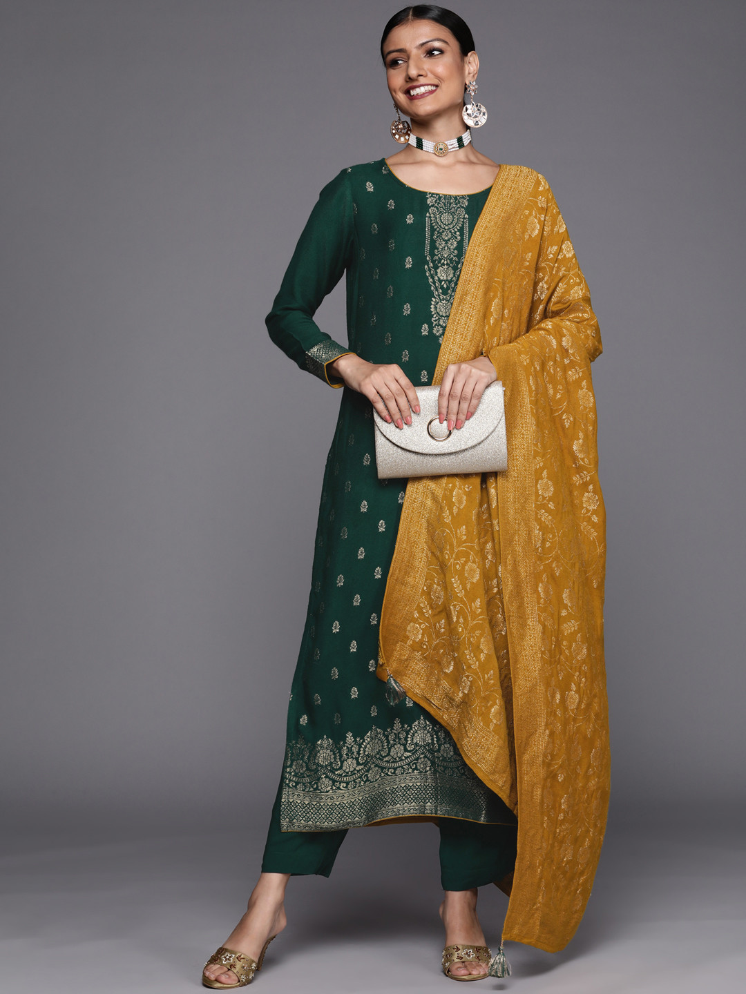 

Libas Women Green Floral Motifs Pashmina Wool Kurta Trousers & Dupatta
