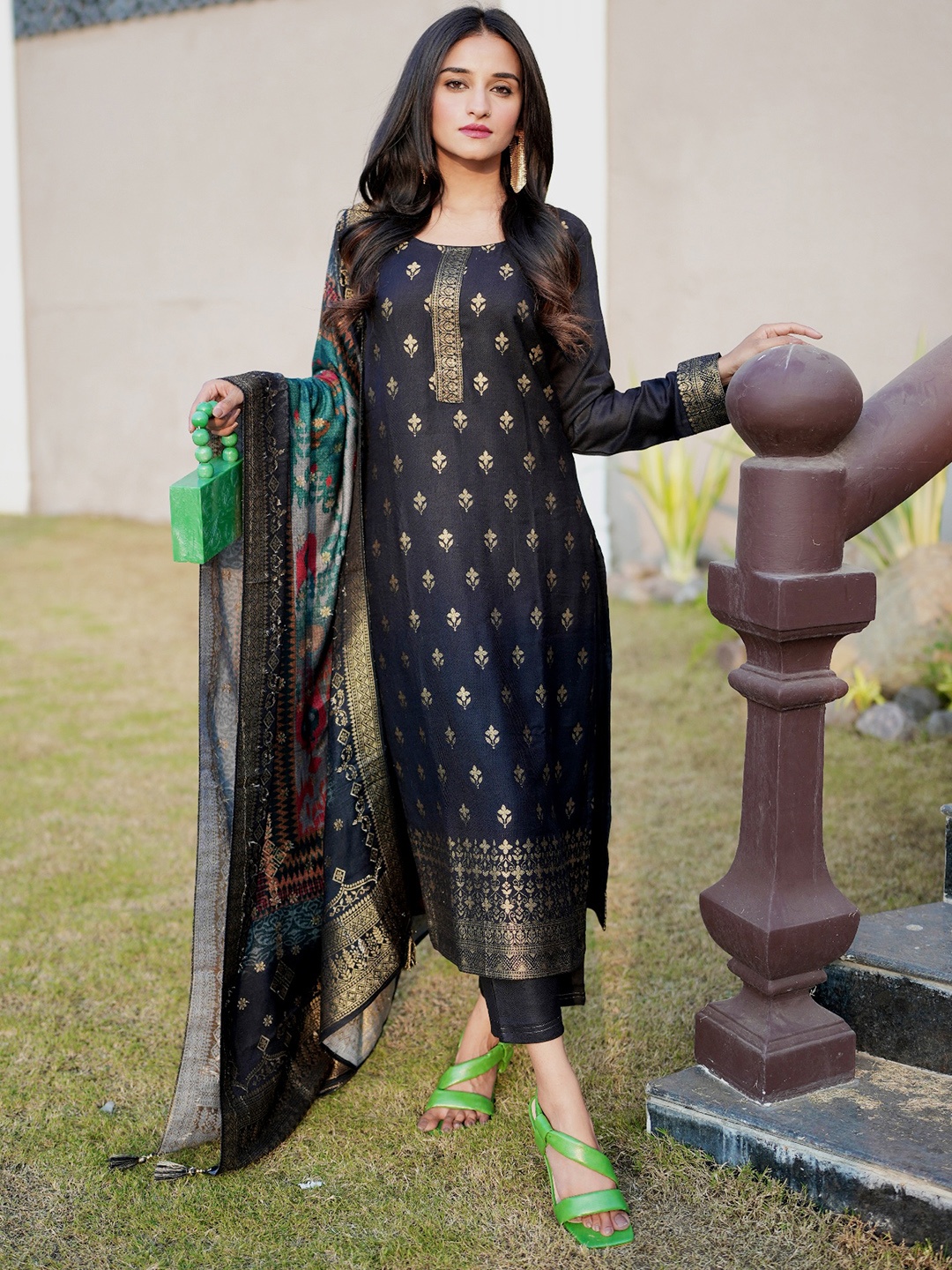 

Libas Women Black Floral Motifs Pashmina Wool Kurta with Trousers & Dupatta