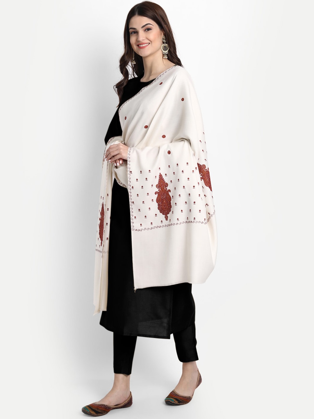 

Zamour Women Cream Colored Embroidered Woolen Shawl