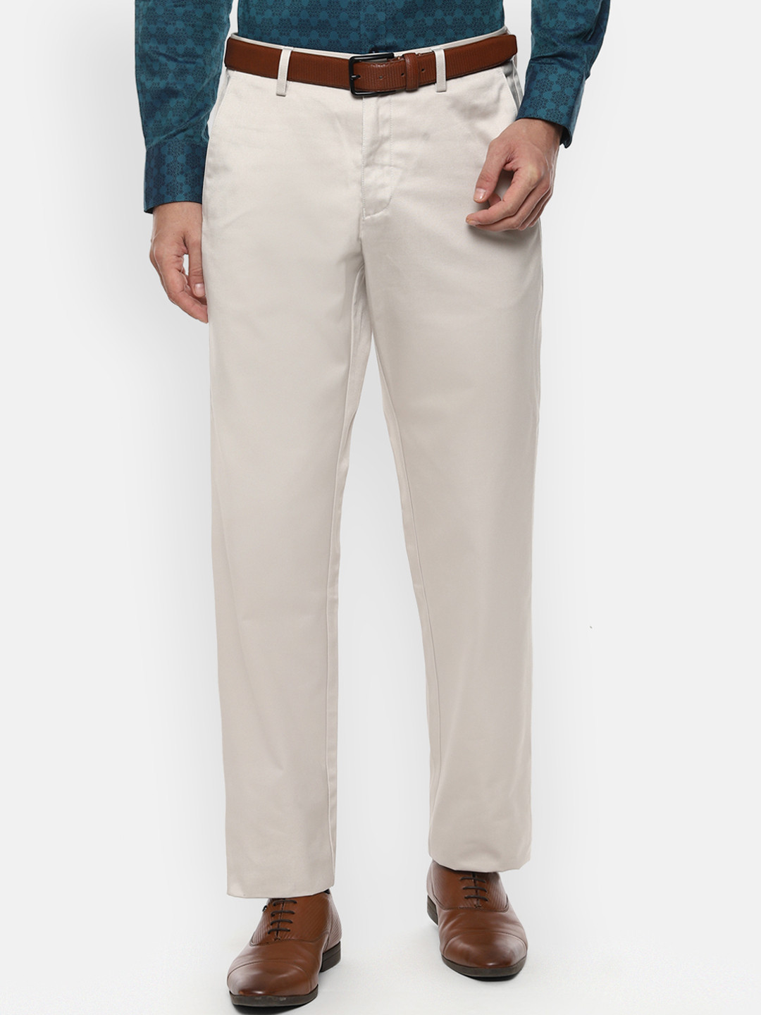 

Van Heusen Men Black Regular Fit Solid Regular Trousers