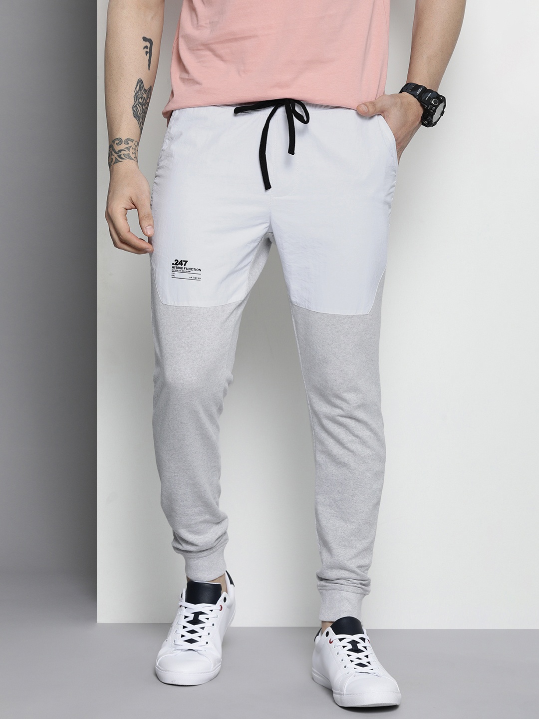 

The Indian Garage Co Men Grey Slim Fit Casual Joggers