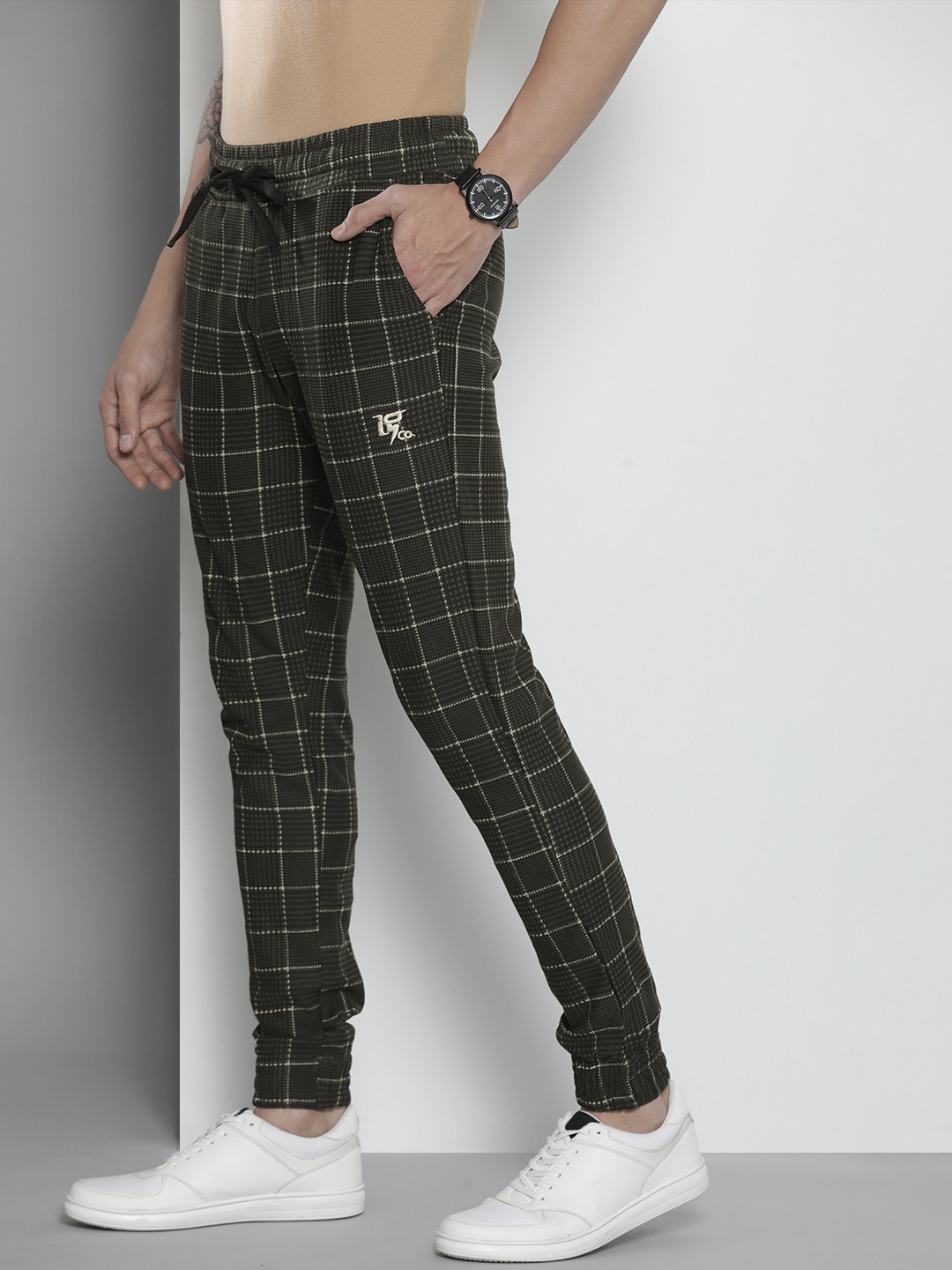 

The Indian Garage Co Men Olive Checked Joggers