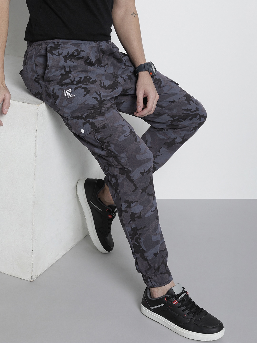 

The Indian Garage Co Men Camouflage Printed Joggers, Grey