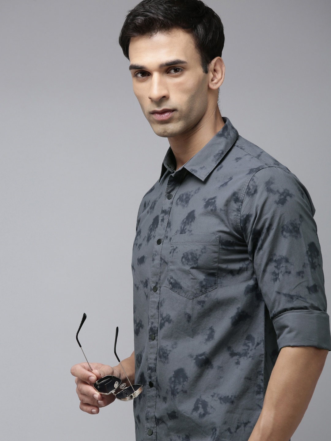 

SPYKAR Men Slim Fit Printed Pure Cotton Casual Shirt, Charcoal