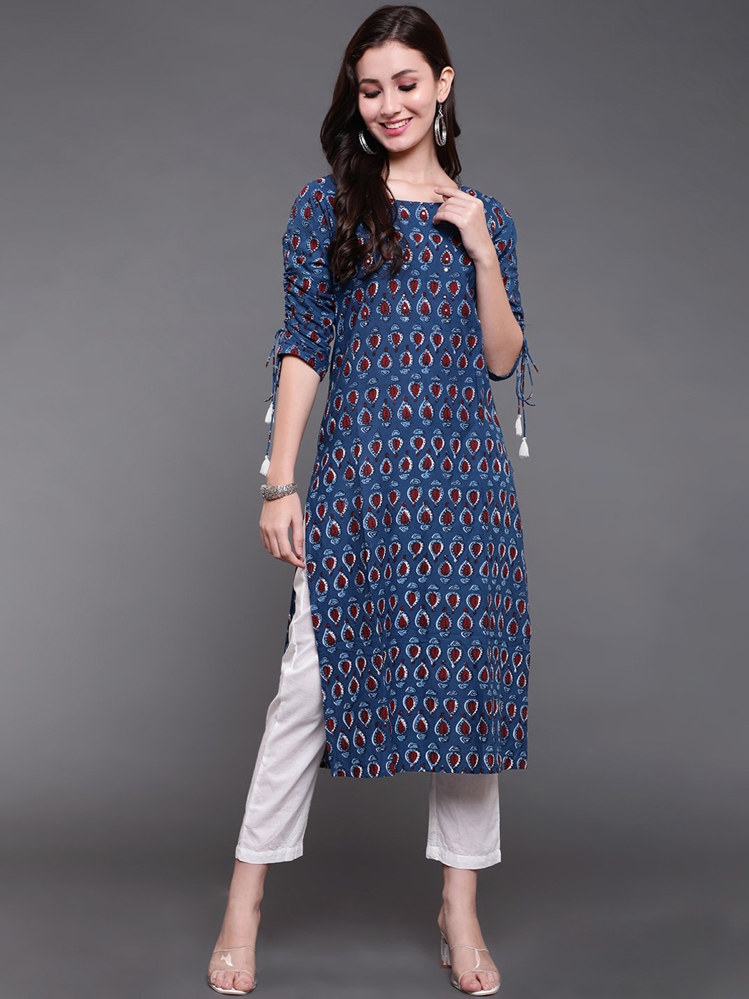

antaran Women Blue Floral Printed Kurta