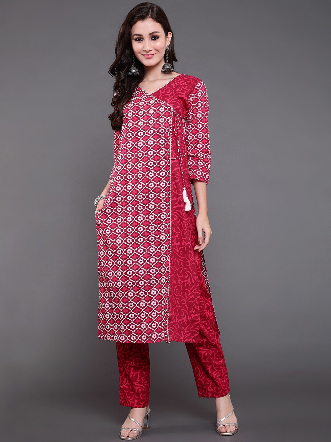 

antaran Women Magenta Floral Printed Angrakha Pure Cotton Kurta with Trousers