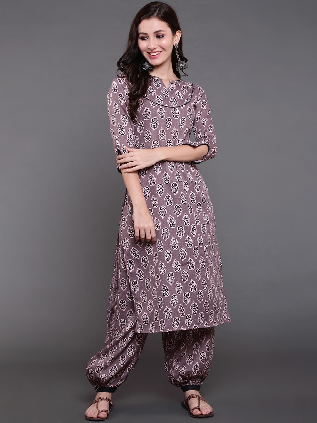 

antaran Women Purple Floral Printed Pure Cotton Kurta with Salwar