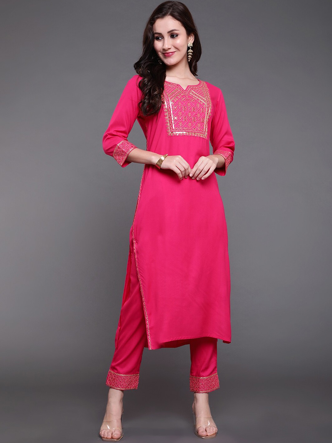 

antaran Women Pink Floral Embroidered Kurta with Trousers