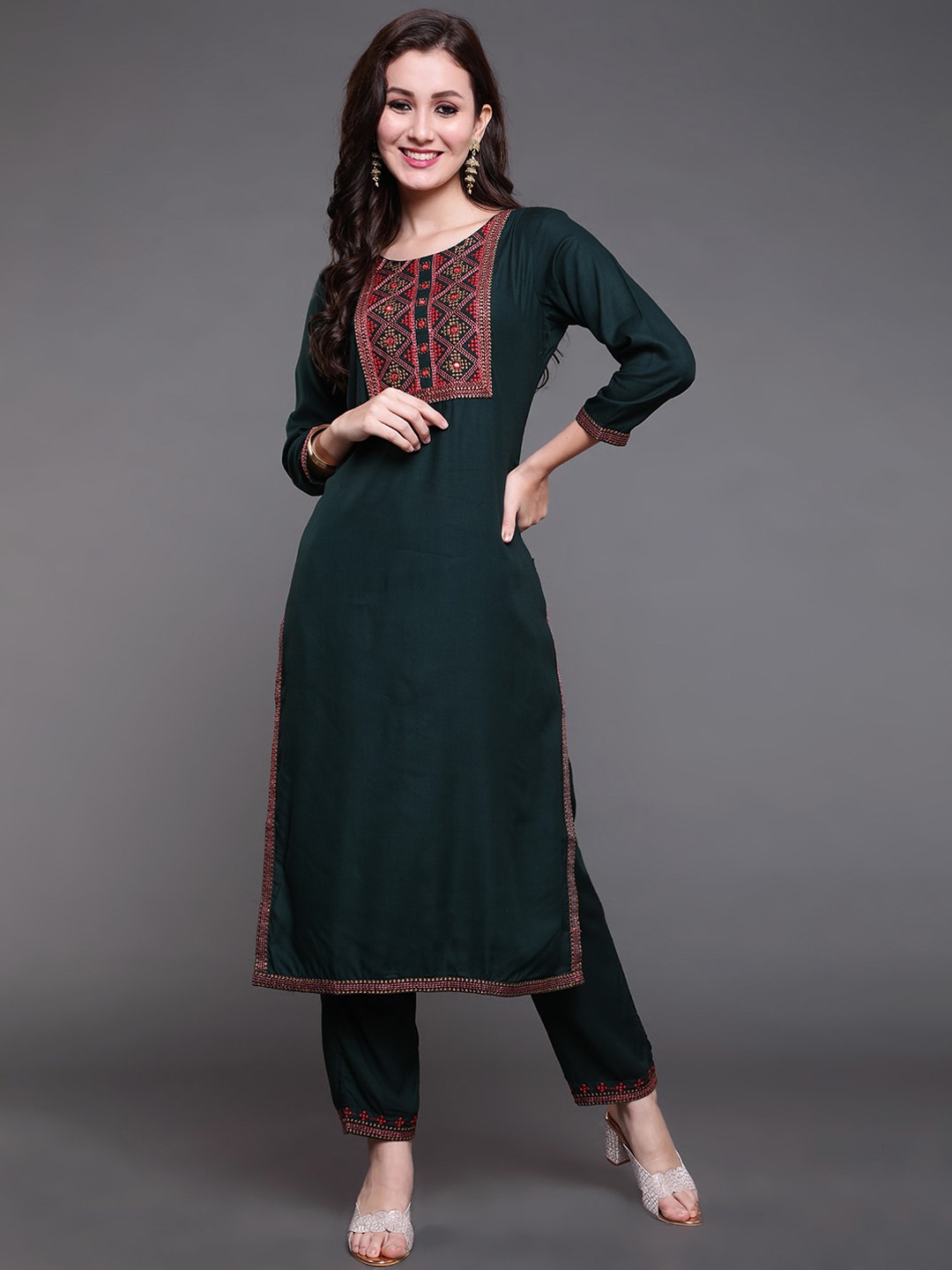 

antaran Women Green Ethnic Motifs Yoke Design Kurta with Trousers