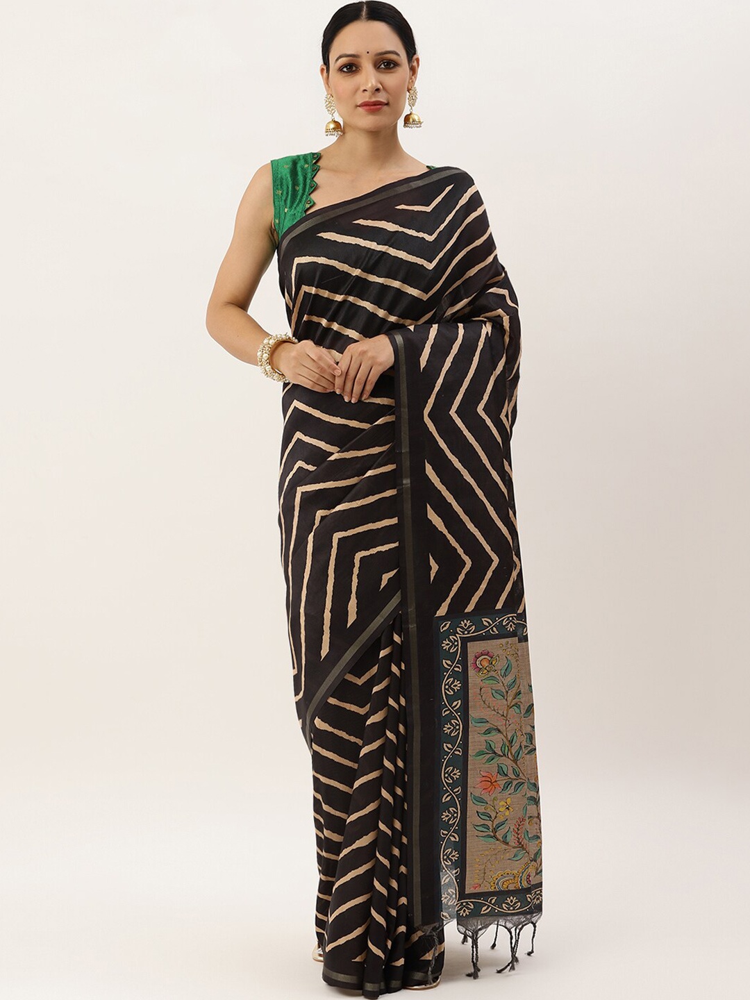 

VISHNU WEAVES Black & Gold-Toned Jute Silk Tussar Saree