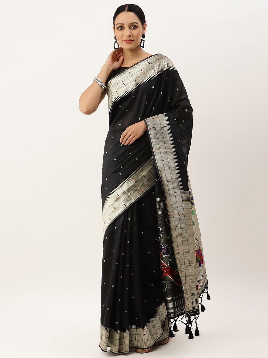 

VISHNU WEAVES Black & Silver-Toned Woven Design Jute Silk Tussar Saree