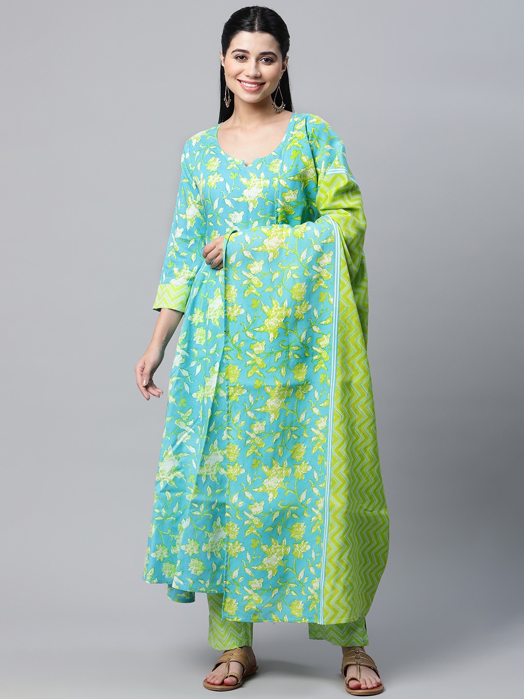 

mokshi Women Green & Yellow Floral Printed Pleated Kurta with Trousers & Dupatta