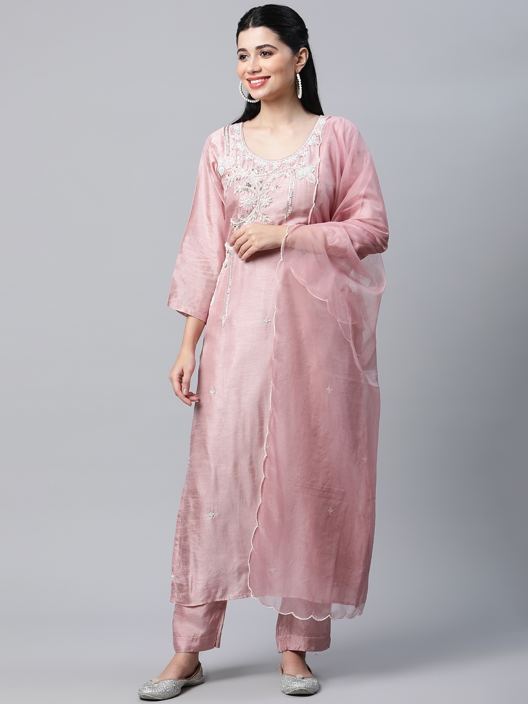 

mokshi Women Peach-Coloured Ethnic Yoke Design Chanderi Silk Kurta with Trousers & Dupatta