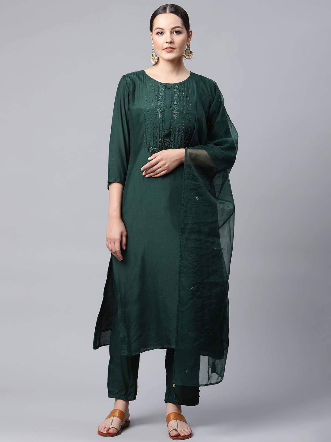 

mokshi Women Green Chanderi Silk Kurta with Trousers & Dupatta