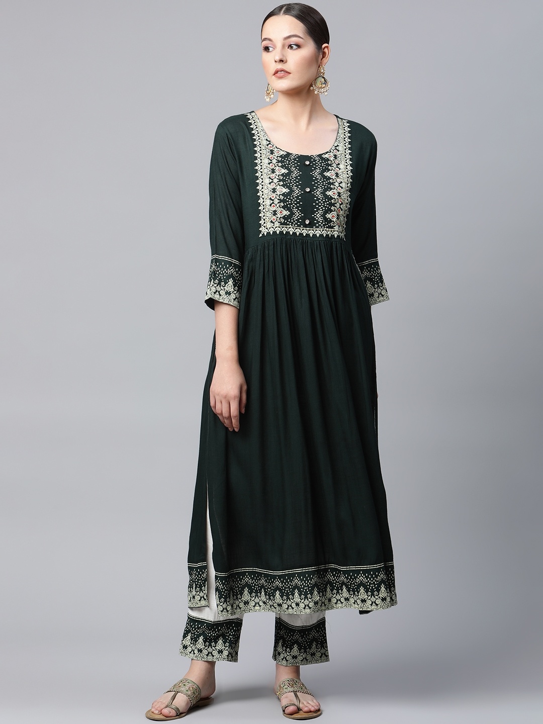 

mokshi Women Green Ethnic Motifs Beads and Stones Kurta with Palazzos
