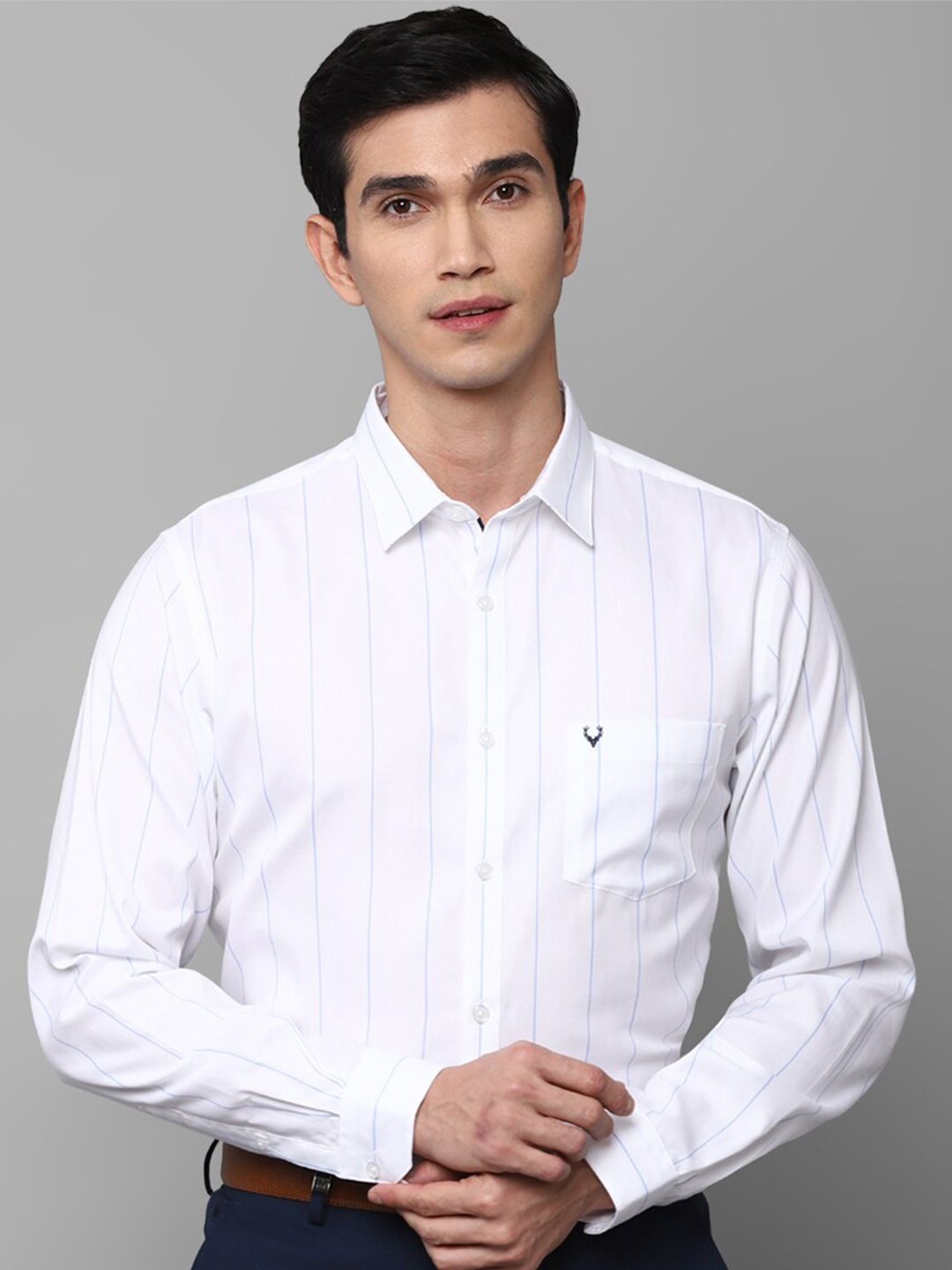 

Allen Solly Men White Slim Fit Striped Cotton Formal Shirt