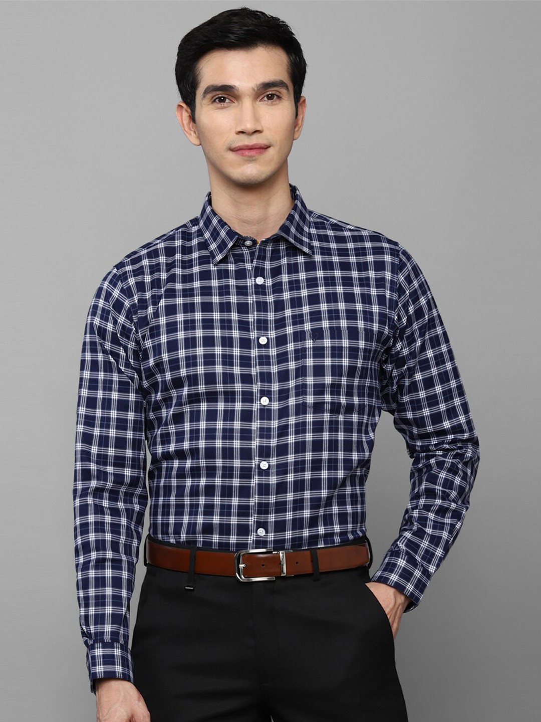 

Allen Solly Men Navy Blue & White Checked Formal Shirt
