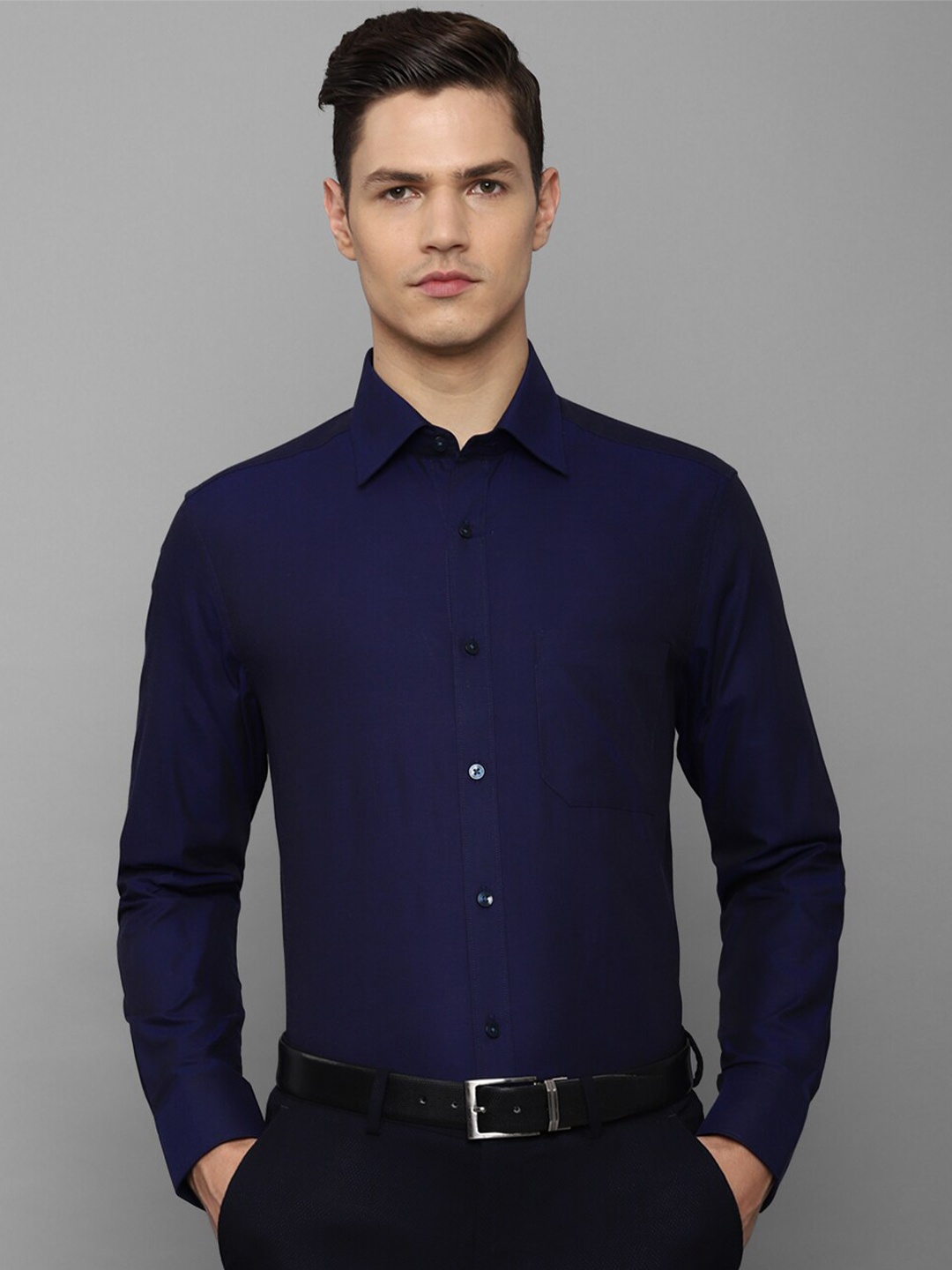 

Louis Philippe Men Navy Blue Solid Pure Cotton Slim Fit Formal Shirt