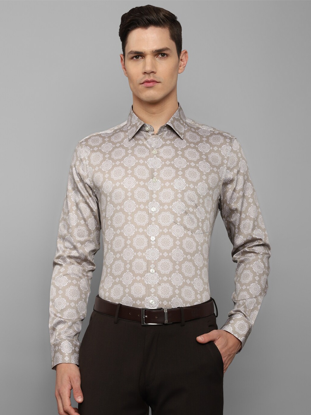 

Louis Philippe Men Brown Slim Fit Printed Cotton Casual Shirt