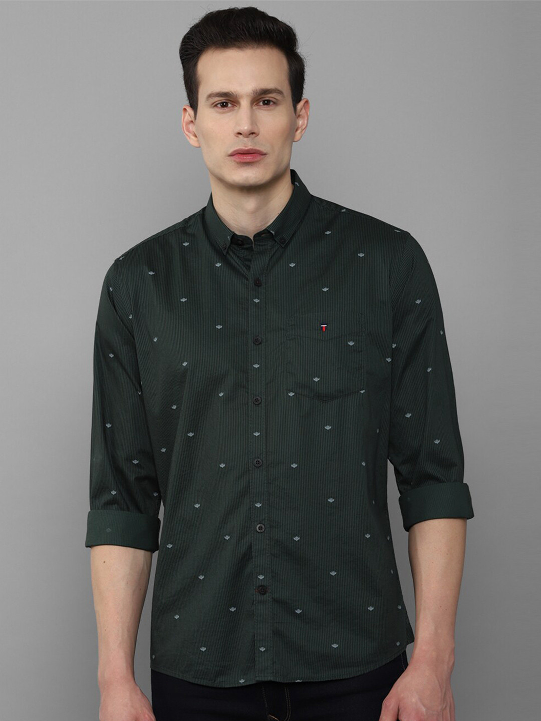 

Louis Philippe Sport Men Green Slim Fit Printed Casual Shirt