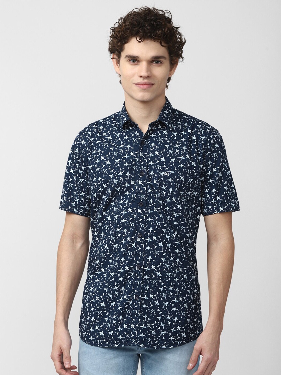 

Peter England Casuals Men Navy Blue Slim Fit Printed Cotton Casual Shirt