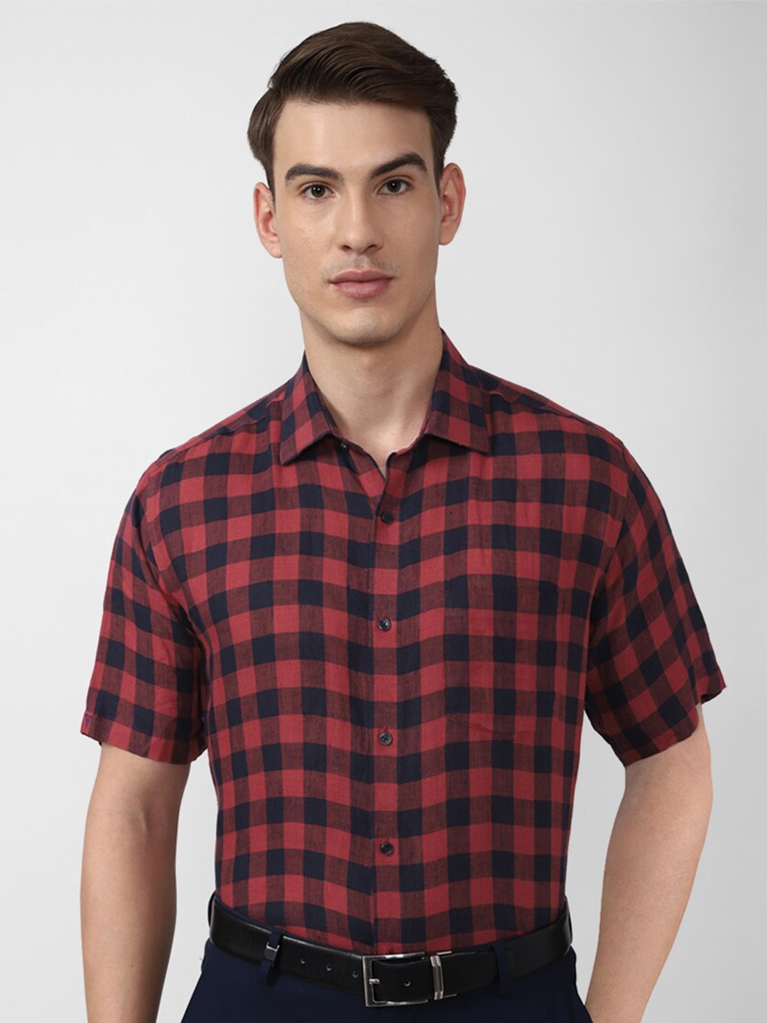 

Van Heusen Men Red Buffalo Checks Checked Casual Shirt