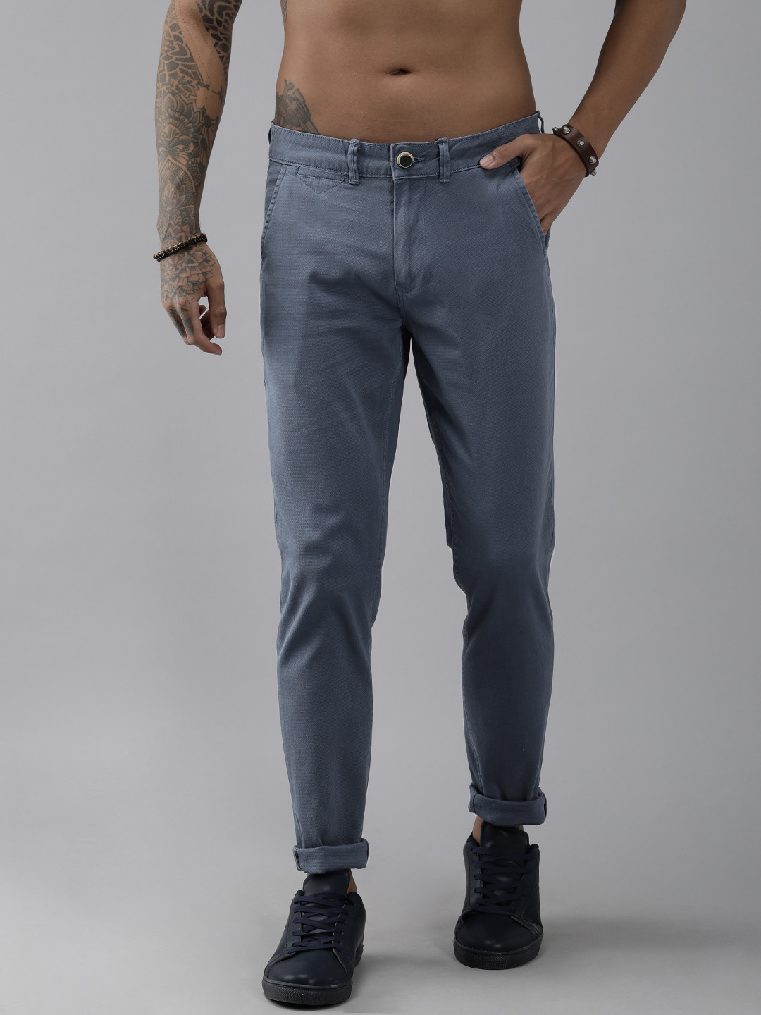 

Roadster Men Blue Solid Slim Fit Regular Trousers