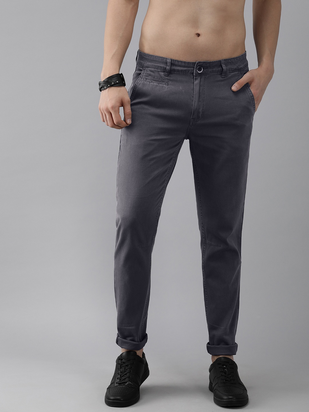 

Roadster Men Grey Slim Fit Plain Regular Trousers