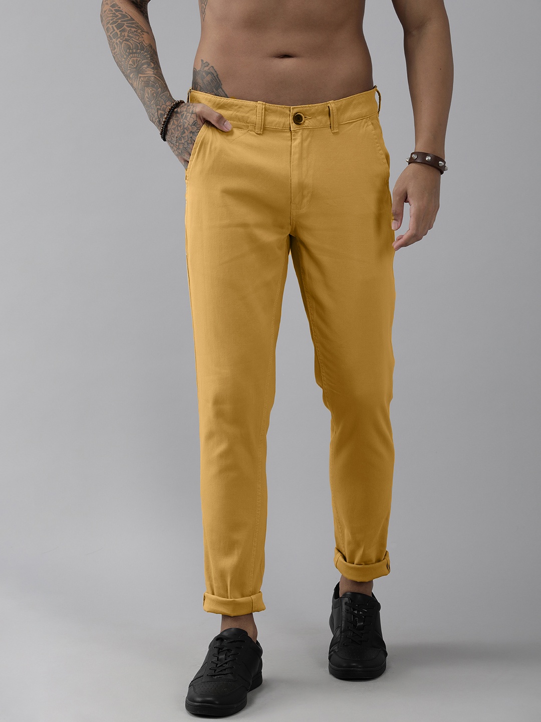 

Roadster Men Mustard Yellow Slim Fit Plain Regular Trousers