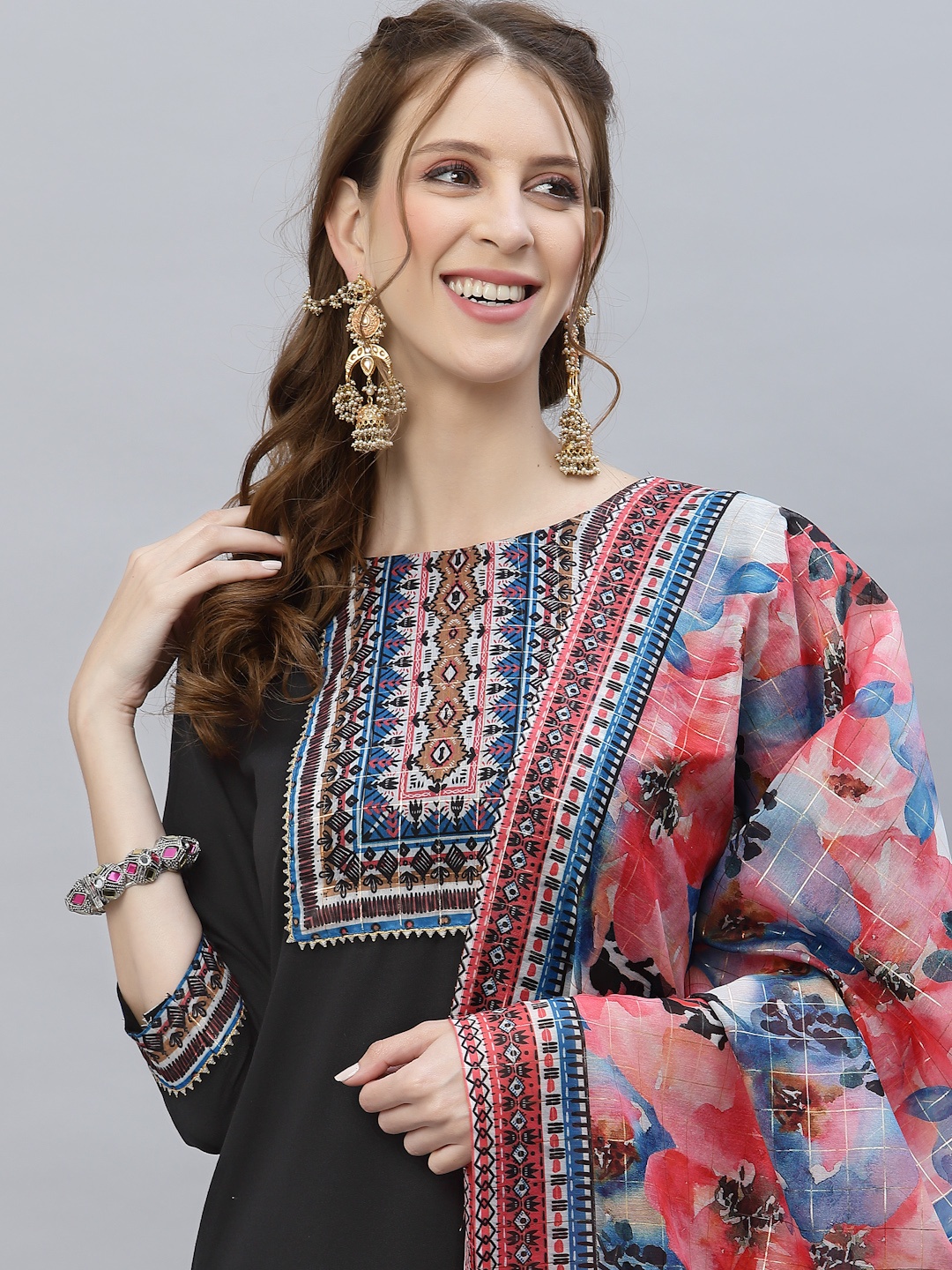 

SKYLEE Women Black Kurta with Trousers & With Dupatta