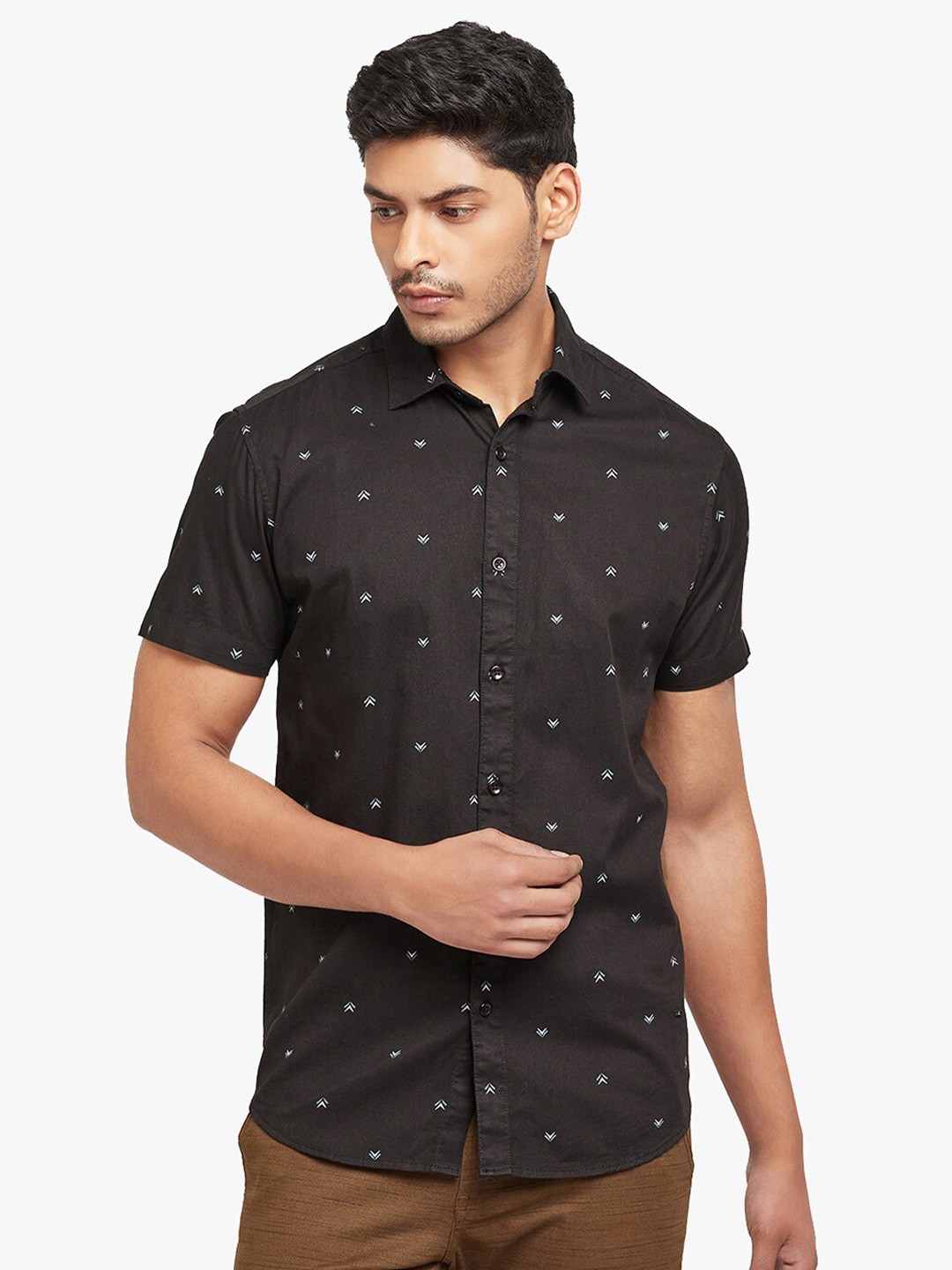 

Blue Buddha Men Black Printed Cotton Casual Shirt
