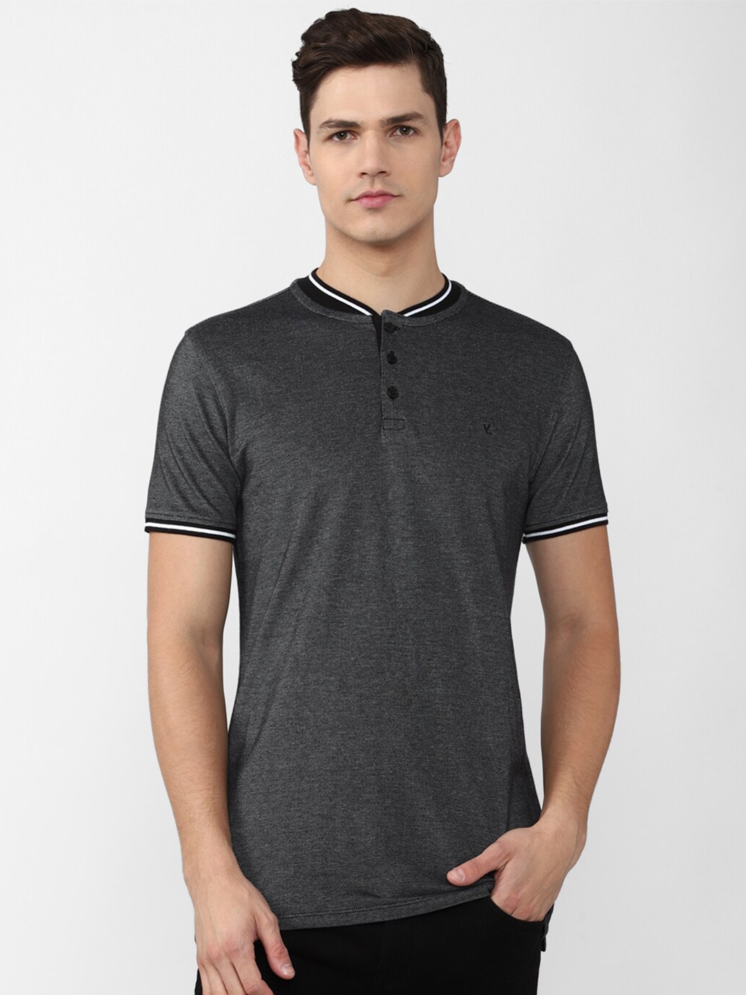 

V Dot Men Grey Solid Slim Fit T-shirt