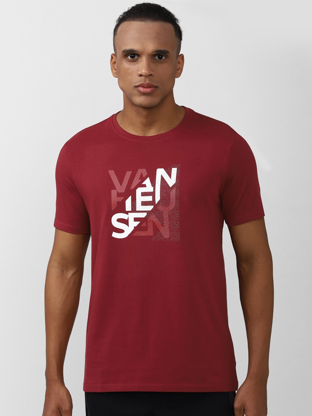 

Van Heusen Flex Men Maroon Typography Printed Applique Slim Fit Sports T-shirt