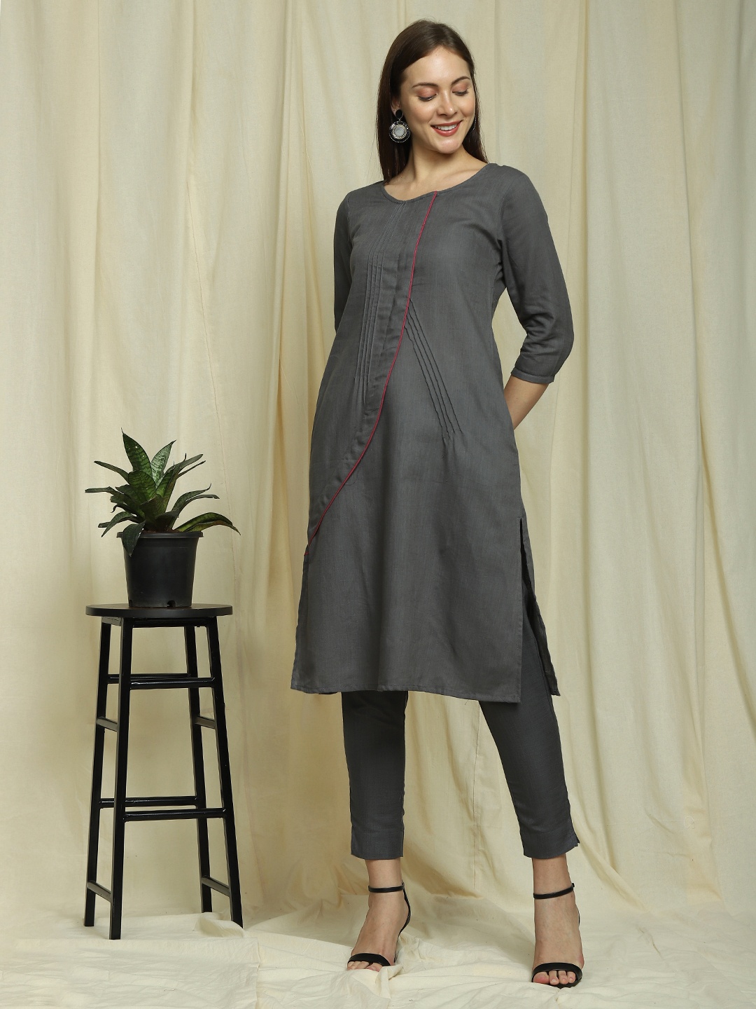 

Indifusion Women Grey Solid Kurta