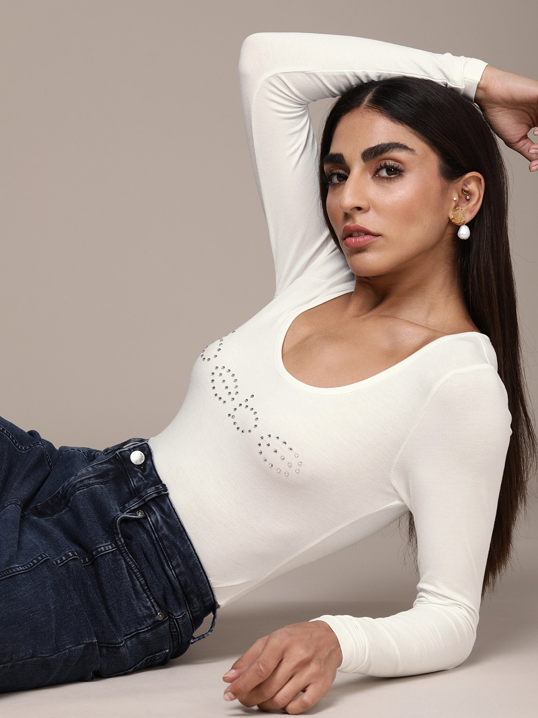 

bebe Women White Slim Fit Brand Logo Embellished T-shirt