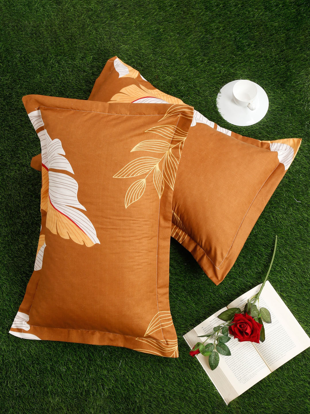

SOKNACK Set Of 2 Brown Printed Micro Cotton 280 TC Pillow Covers
