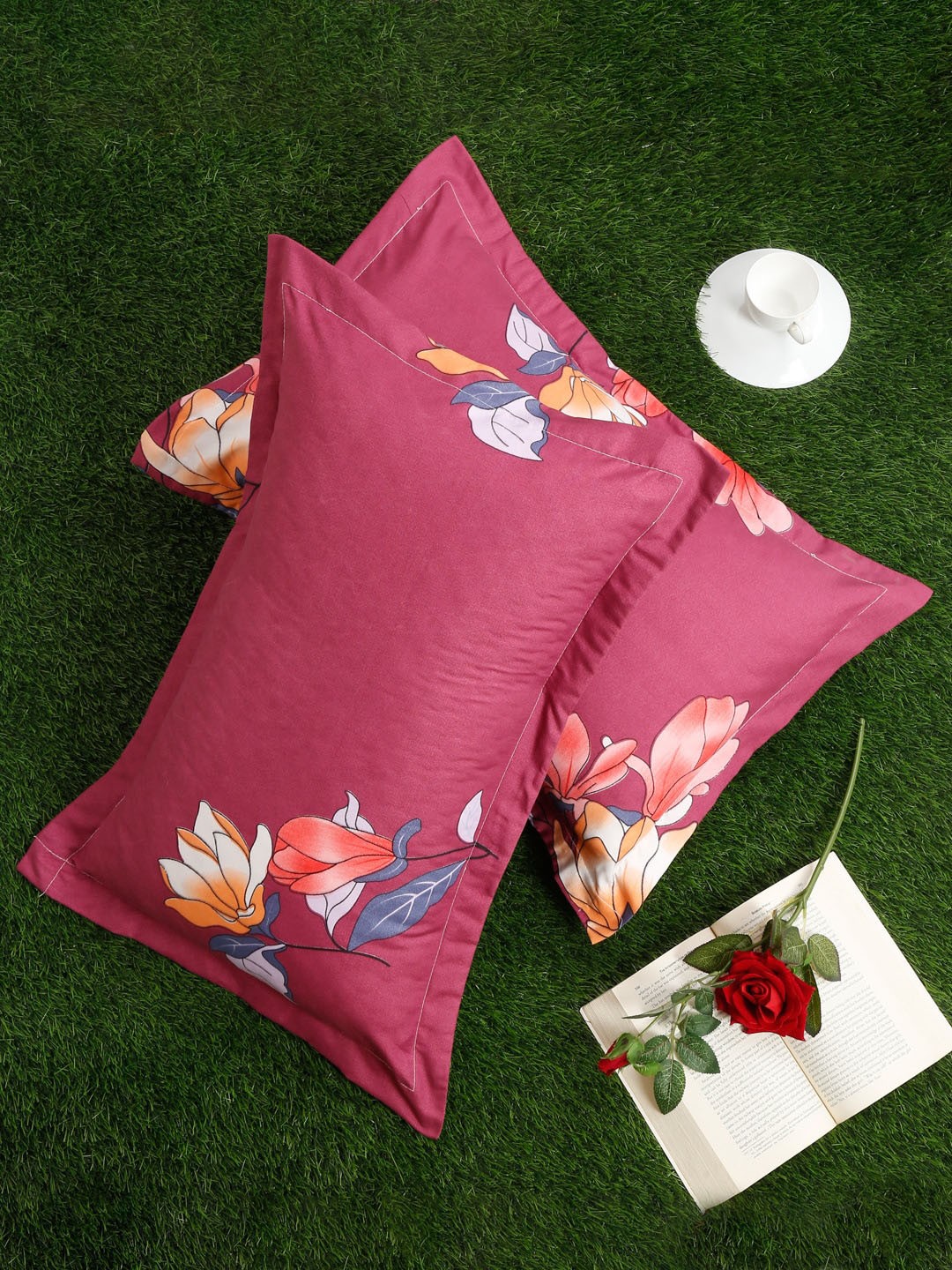 

SOKNACK Set Of 2 Pink Printed Micro Cotton 280 TC Pillow Covers