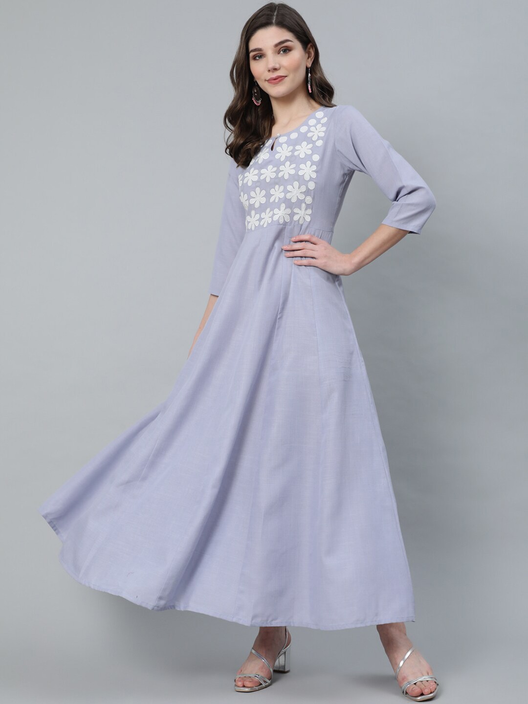 

antaran Blue & White Floral Keyhole Neck Maxi Dress