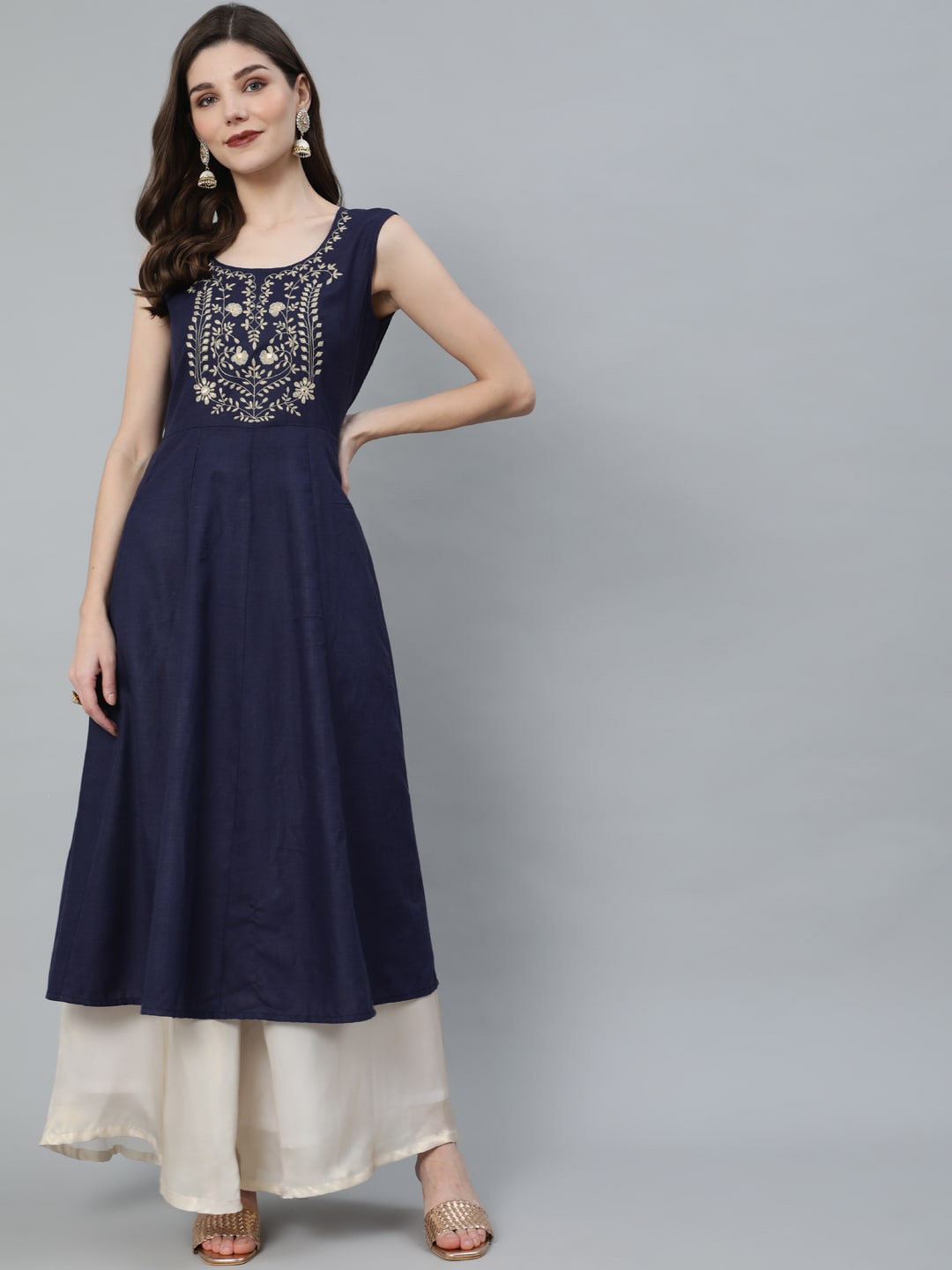 

antaran Women Navy Blue Floral Yoke Design Kurta