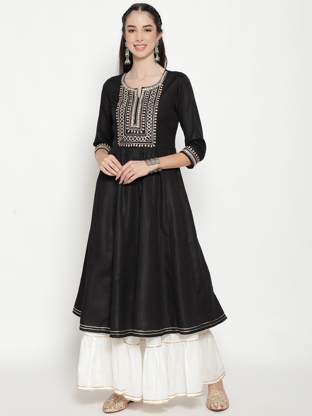 

antaran Women Black Embroidered Thread Work Anarkali Kurta