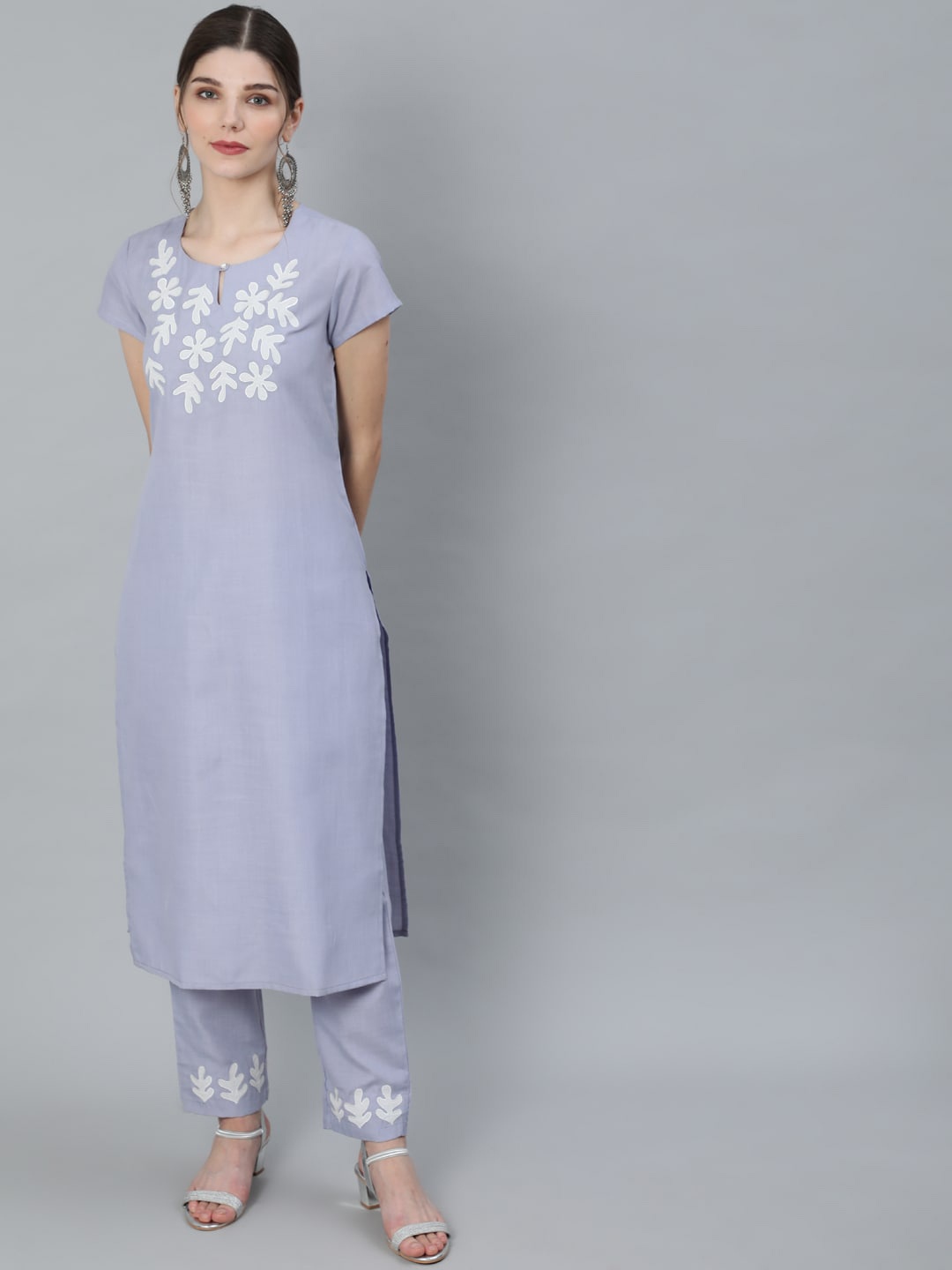 

antaran Women Blue Floral Embroidered Panelled Pure Cotton Kurti with Trousers