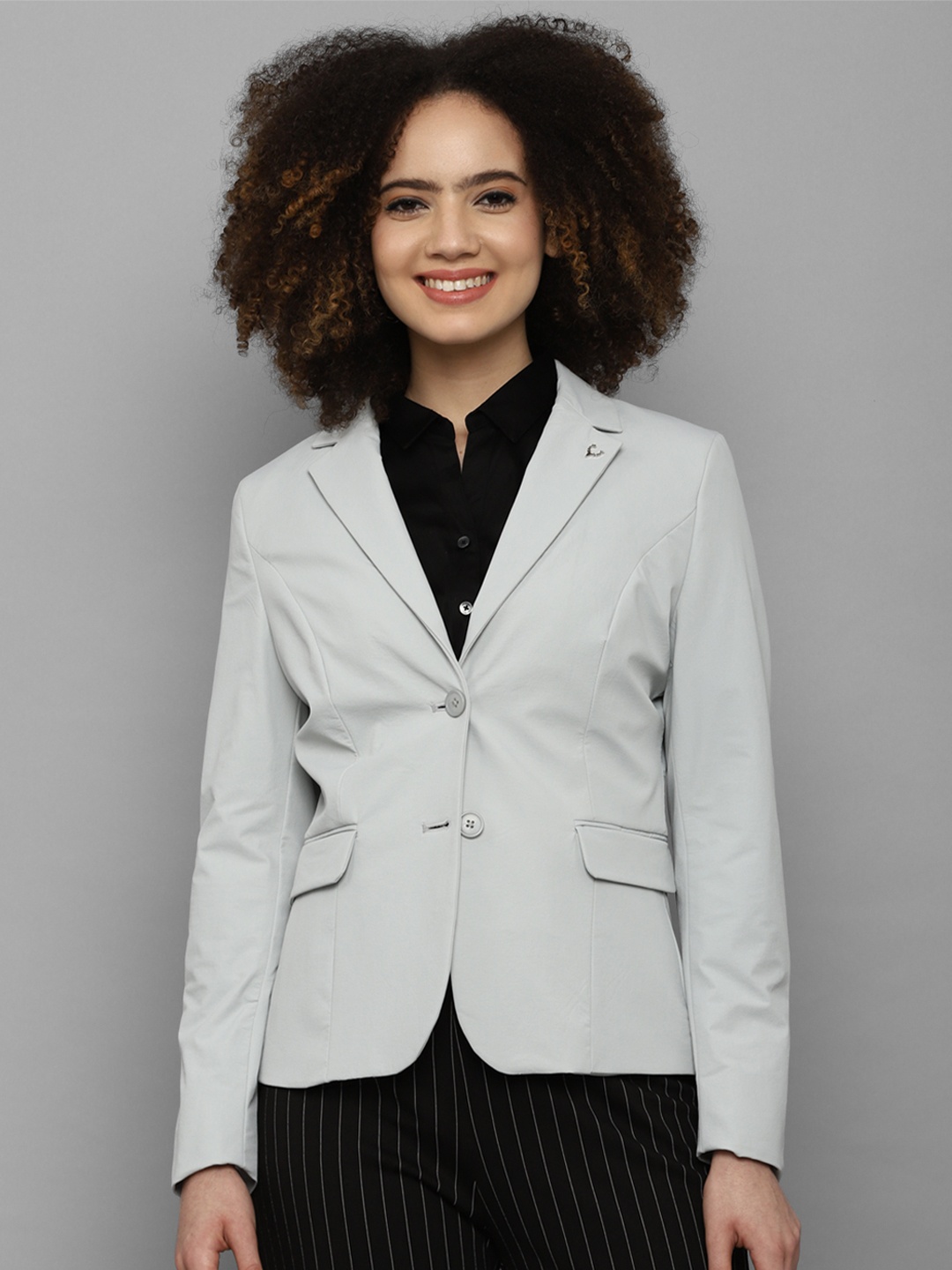 

Allen Solly Woman Grey Solid Single-Breasted Formal Blazer
